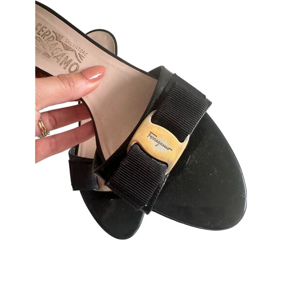 SALVATORE FERRGAMO Black Patent Leather Vintage Y2K Sandals Heels Sz 7.5 - Picture 10 of 10